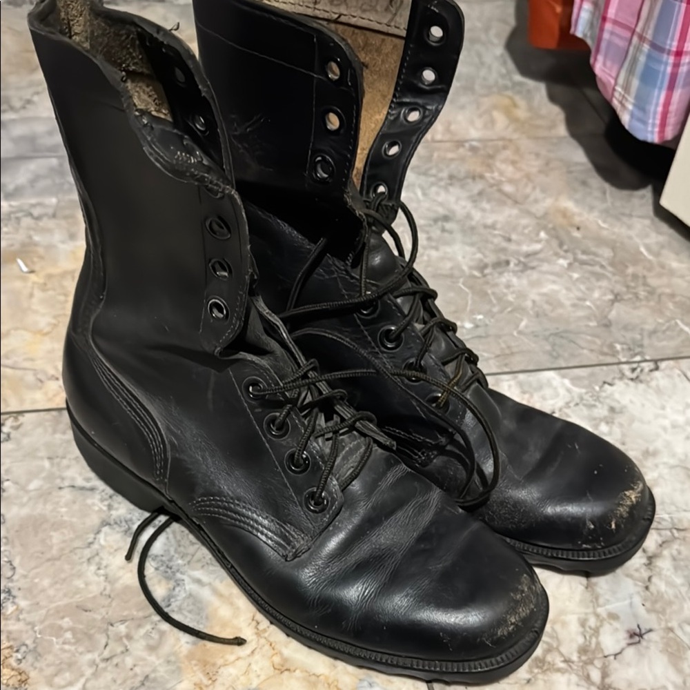 Black Leather Combat Boots with Lace-Up Design size 8.5 Men’s